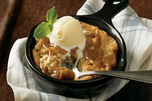Salted Caramel Cookie Skillet